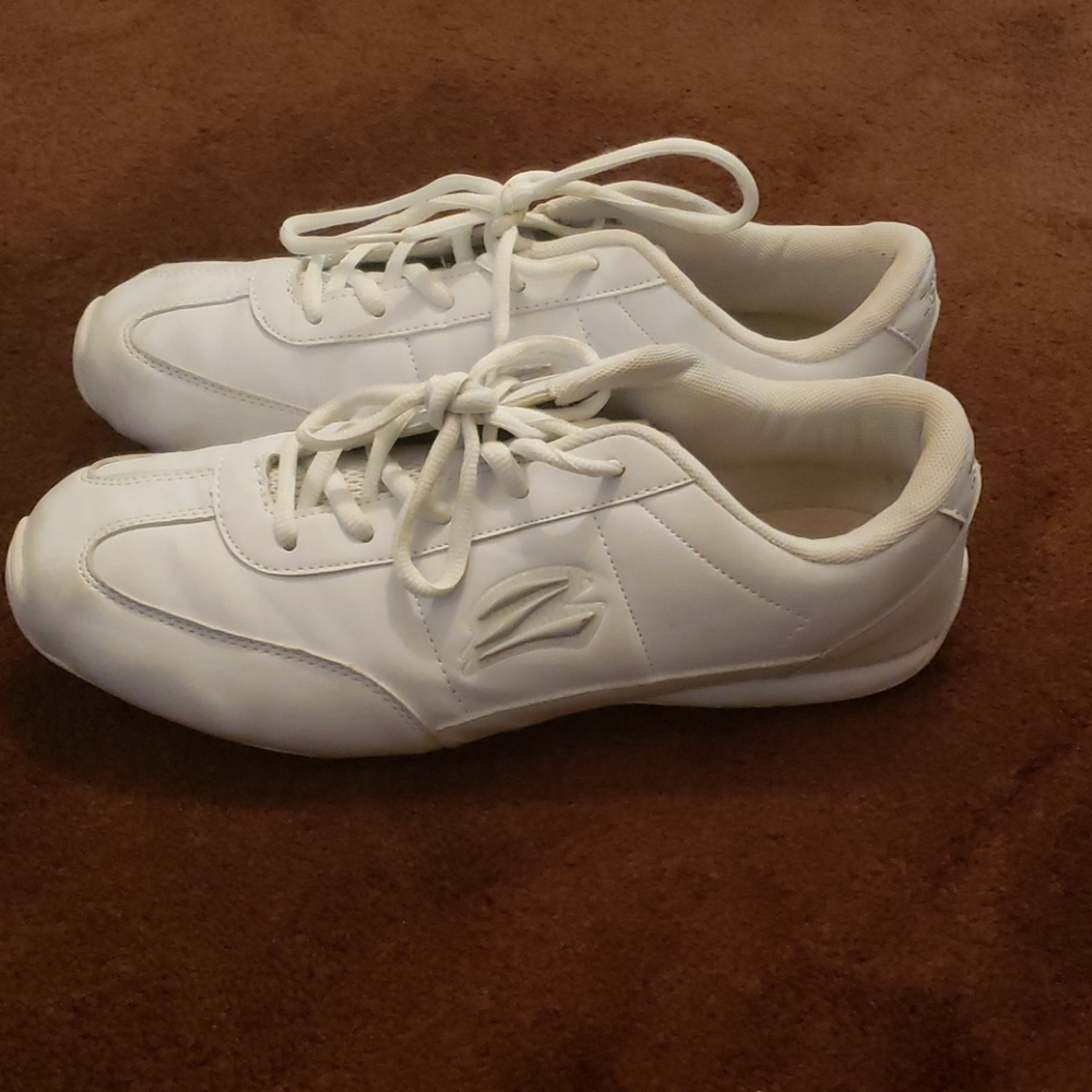 Zephz Cheer shoes